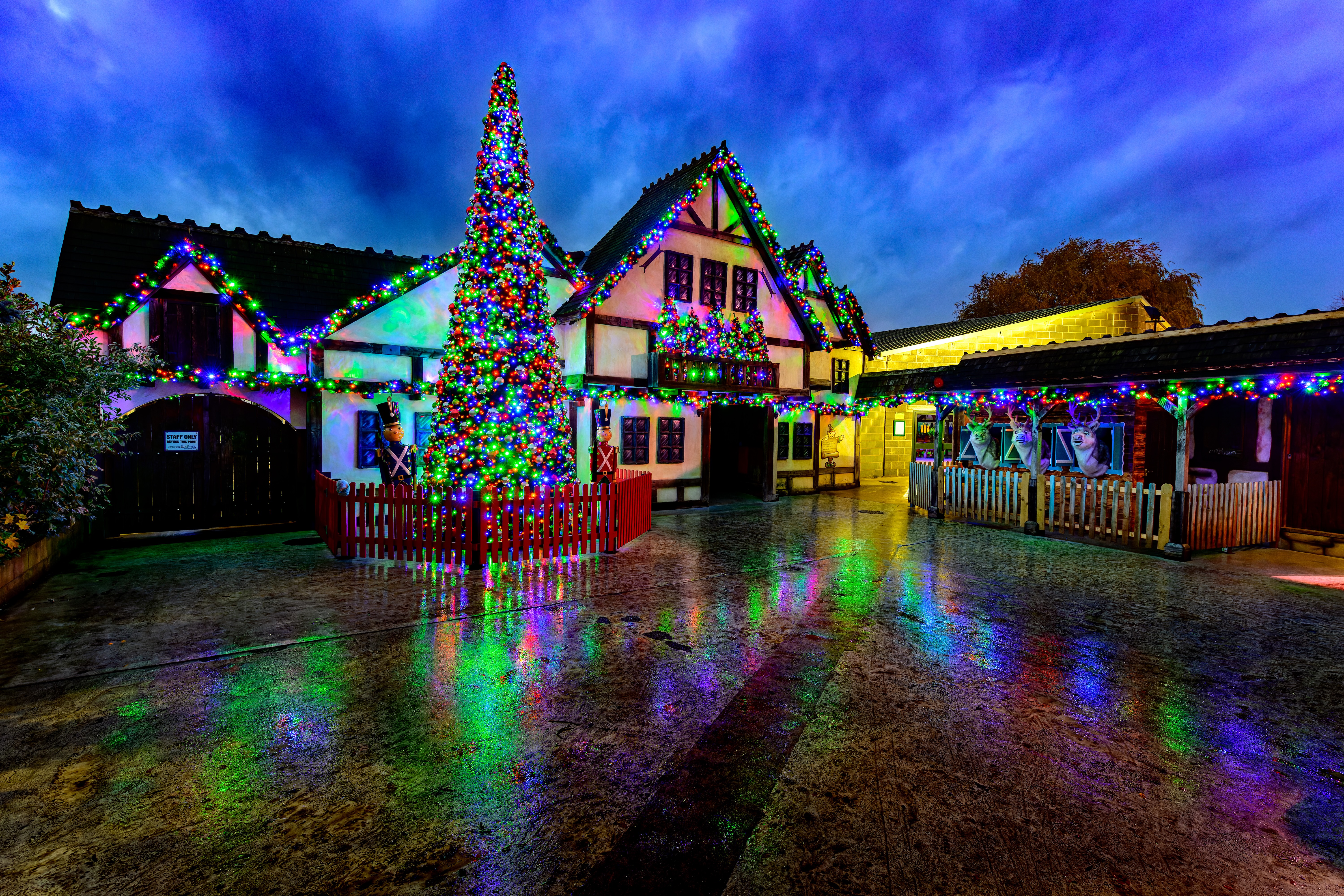 Christmas At Sundown Adventureland In Nottinghamshire 36